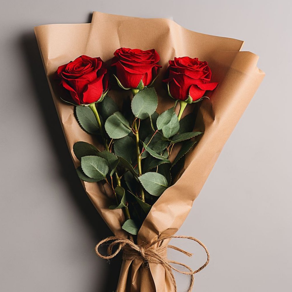 Букет 3 красные розы Букет роз 3 красные розы